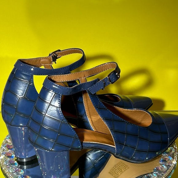 Blue Croc Embossed Pointed Toe Blue Heels NWOT - Picture 4 of 10